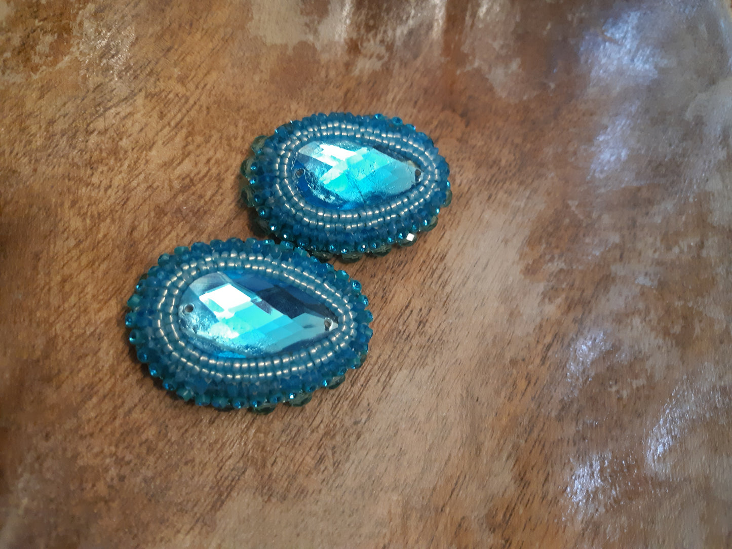 Aqua crystal and apitite fingernail studs
