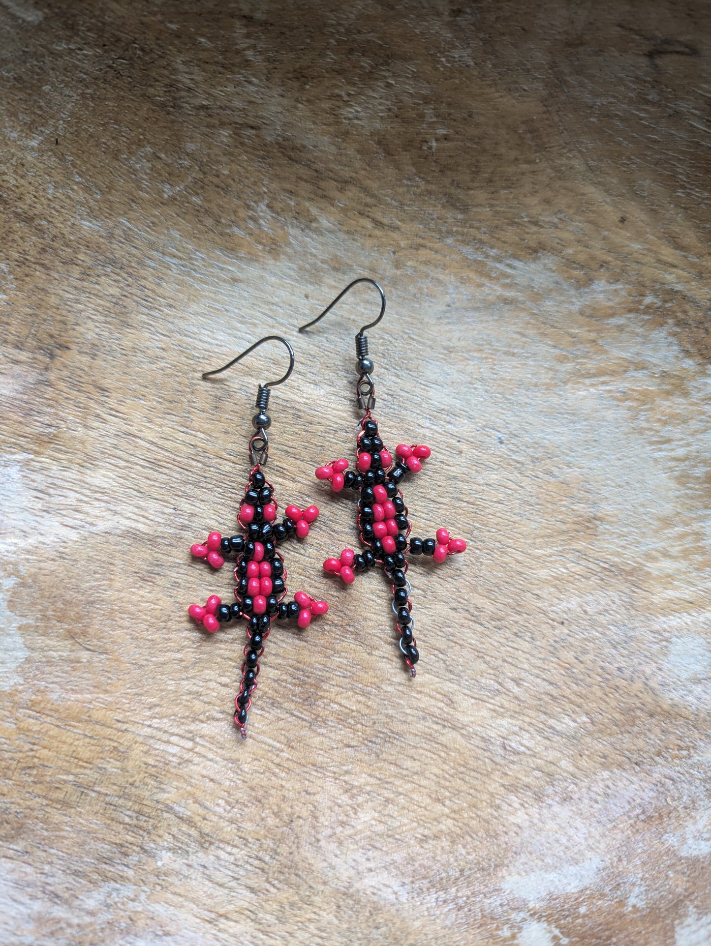 beaded gecko earrings