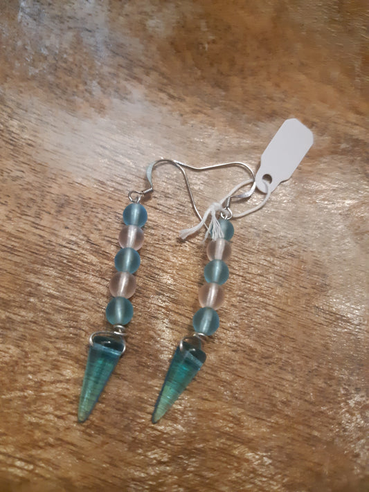 Blue and white matte drops with spikes