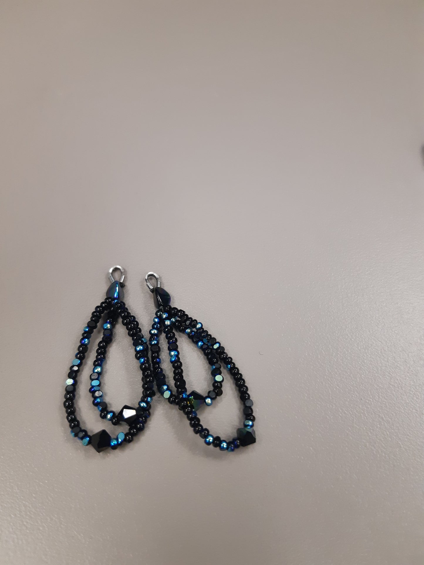 Shiny black mini loops