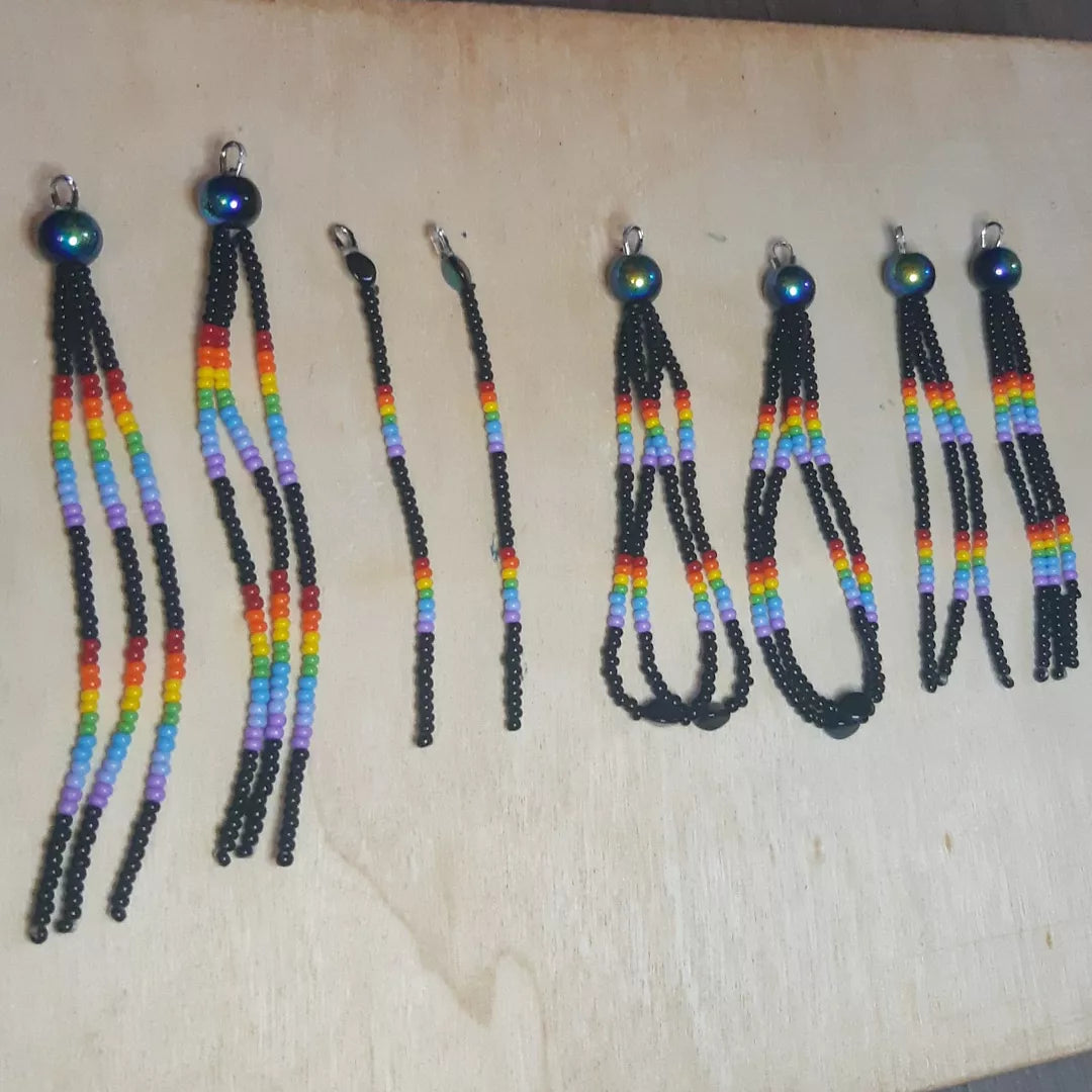 Rainbow lined black ear spaghetti