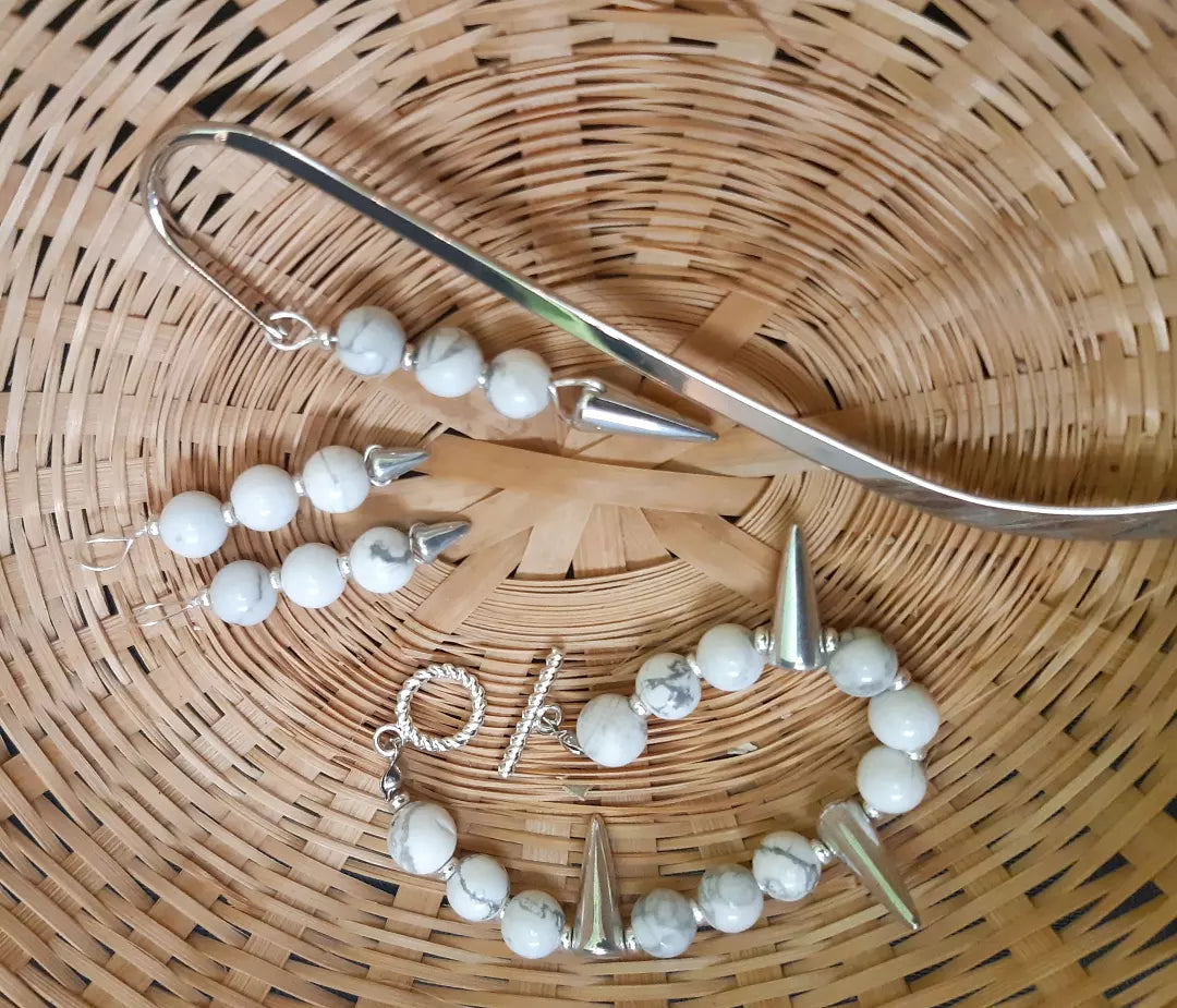 Howlite drops with spikes