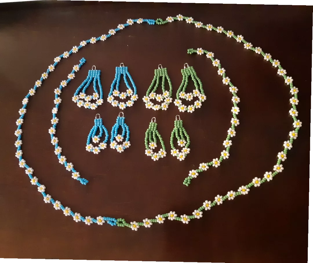spring flower chain collection