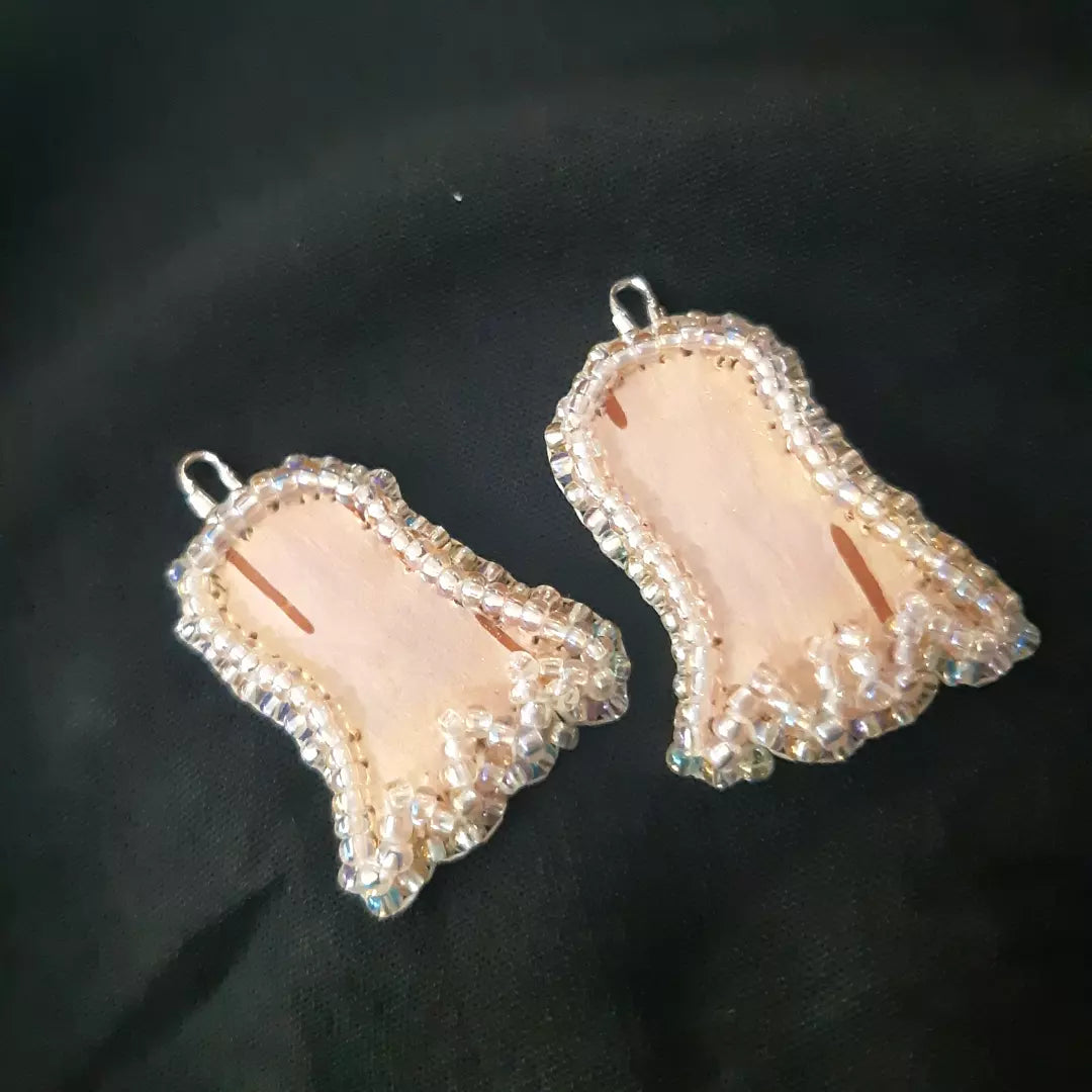 Smol birch bark ghosties