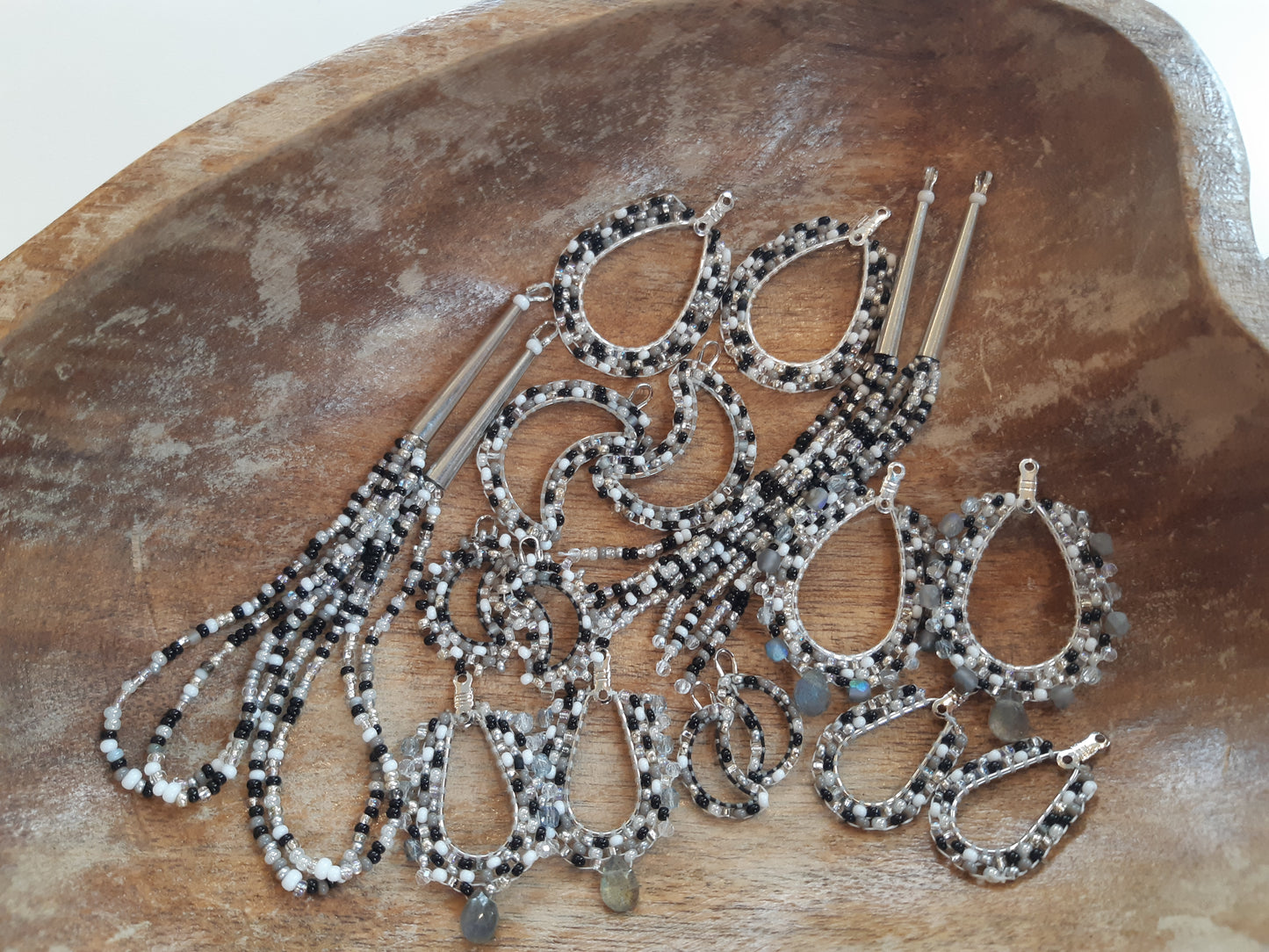 Sikw Elasa'sit - moon earrings