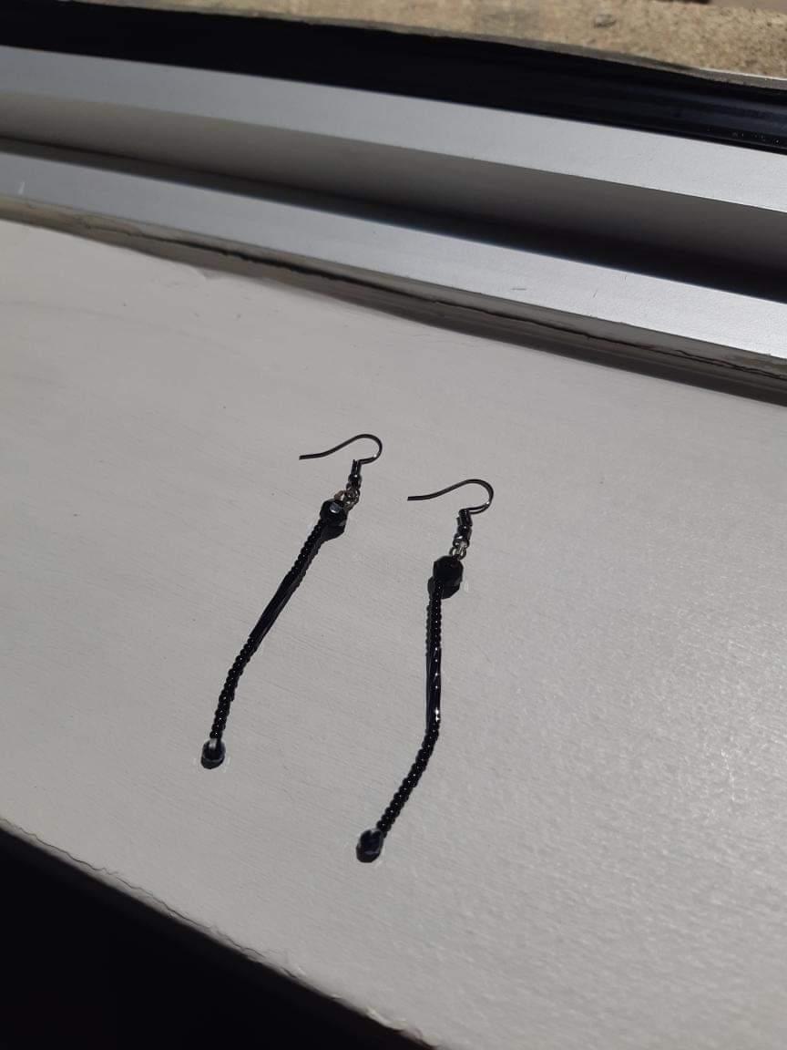 Black bugle & Bicone straight drops